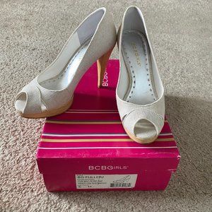 BGBGirls Two-Toned Bone Peep Toe Platform Pumps – Sz 5 – GREAT Shape